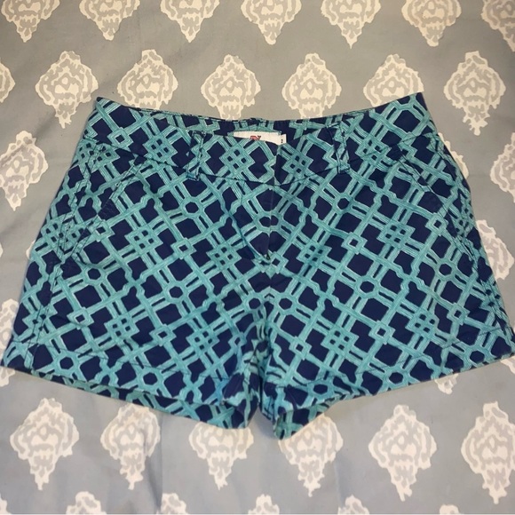 Vineyard Vines Pants - Vineyard Vines Teal lattice Geometric shorts size 2
